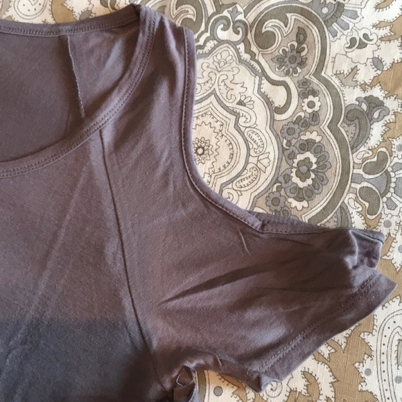 BNWOT lavender cold shoulder tunic - Picture 4 of 6
